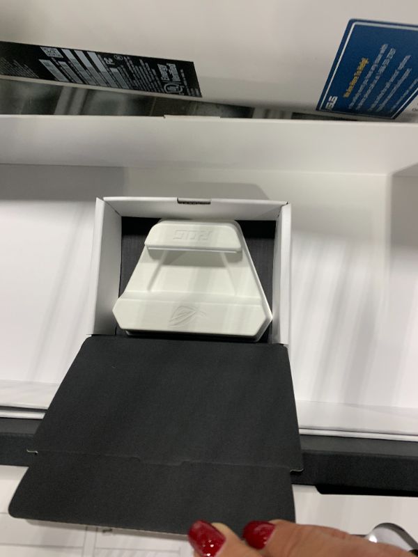 Photo 1 of **is not unlock ASUS ROG Xbox Ally – 7” 1080p 120Hz Touchscreen Gaming Handheld, 3-month Xbox Game Pass Premium included, AMD Ryzen Z2 A, 16GB RAM, 512GB SSD, White