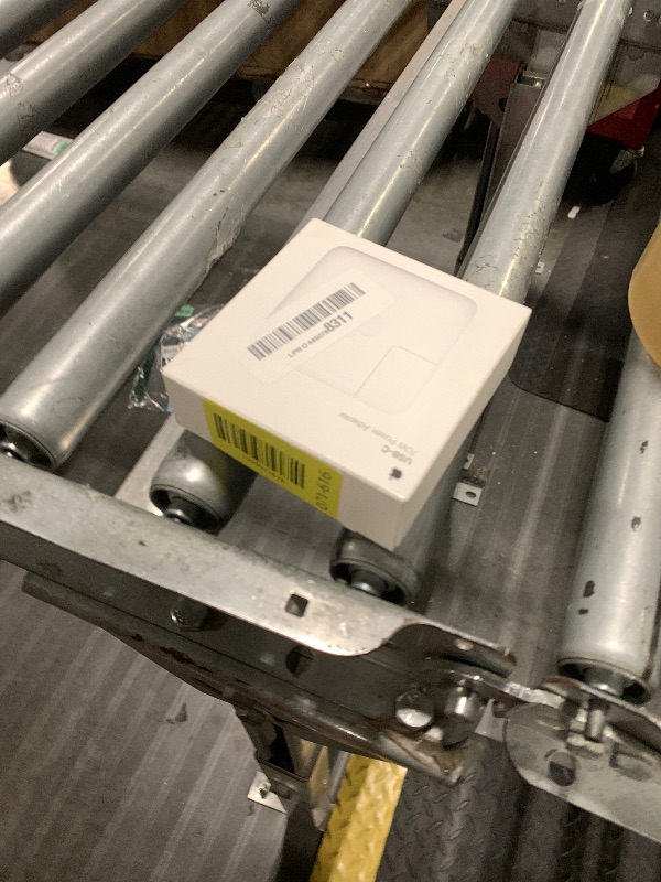 Photo 1 of *** USED *** Apple 70W USB-C Power Adapter