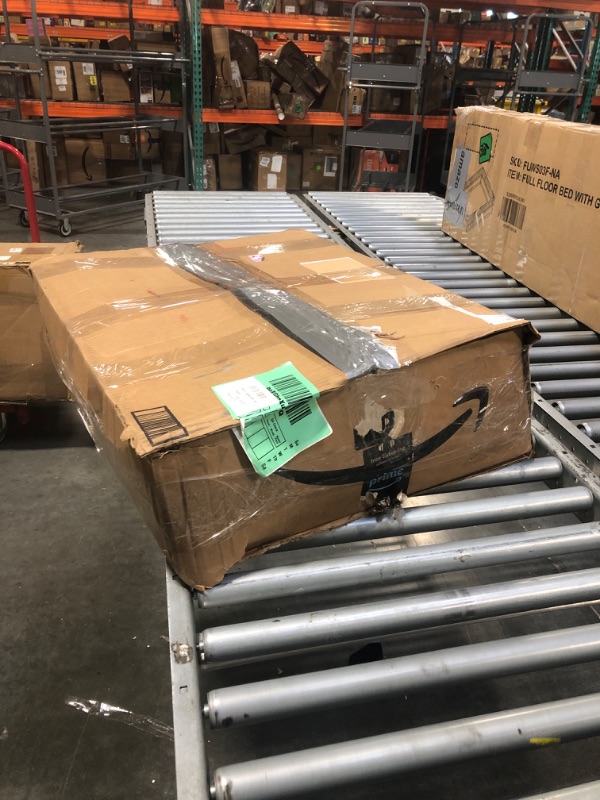 Photo 1 of *****  PACKAGEING DAMAED NOT PAPER ***** 11 REAMS **** Amazon Basics Multipurpose Copy Printer Paper, 8.5 x 11 Inches, 20 lb, 1 Ream, (500 Sheets), 92 Bright, White