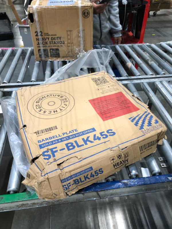 Photo 1 of ** SINGLE **
Signature Fitness 2" Olympic Weight Plates with Steel Hub - 100% Virgin Rubber
