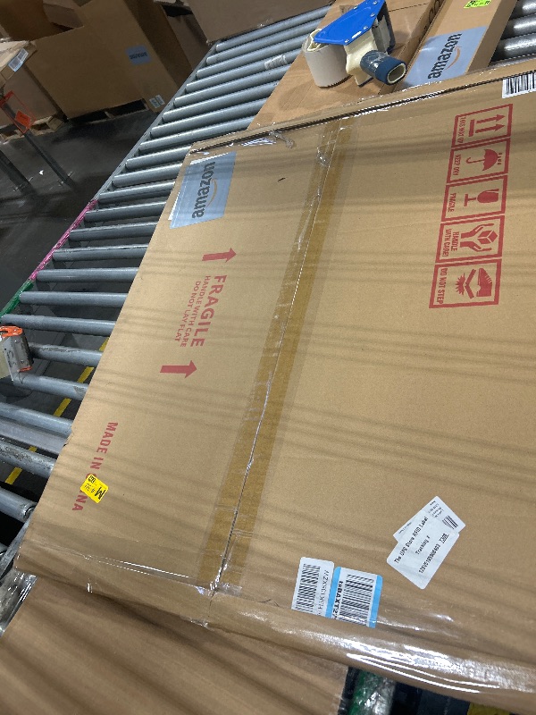 Photo 1 of ****24X30***
STOBAZA Aluminum Picture Frame for Wall Mounting Slim Edge Design Easy Installation for Home for Living Room and Bedroom Display Alloy Frame