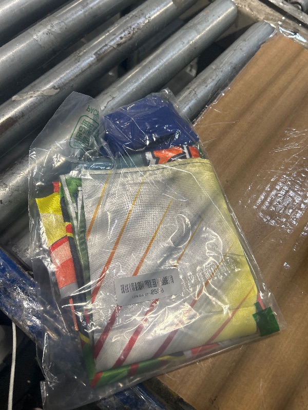 Photo 1 of **MINOR DAMAGE - USED**
Blulu Football Toss Target Games Bean Bag Toss Game with 3 Bean Bags Football Party Decorations Indoor and Outdoor Party Game for Boys Adults Family Birthday Party Supplies