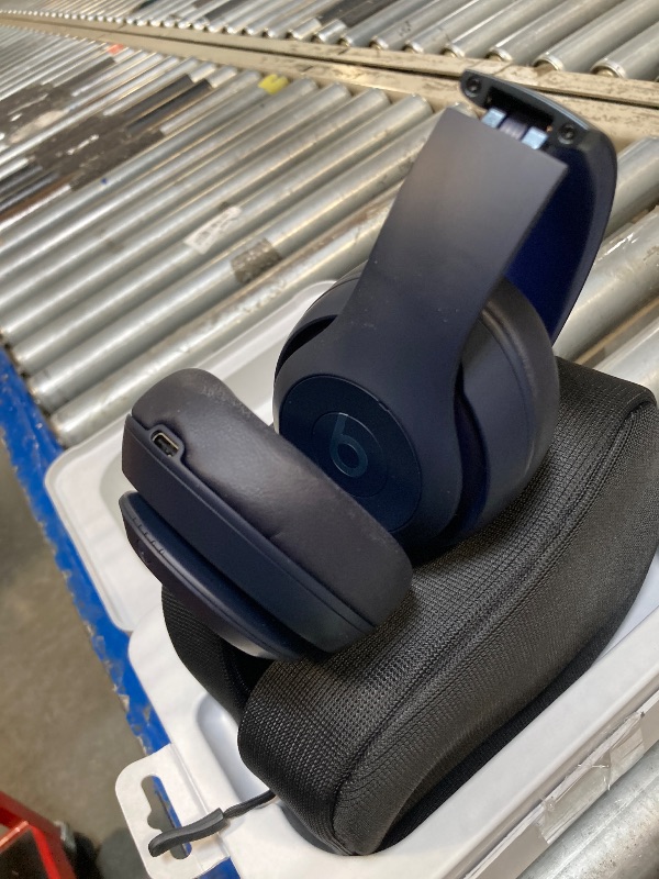 Photo 1 of **MISSING CHARGER** Beats Studio Pro - Premium Wireless Over-Ear Headphones- Up to 40-Hour Battery Life, Active Noise Cancelling, USB-C Lossless Audio, Apple & Android Compatible - Navy