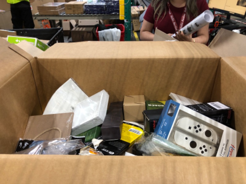 Photo 1 of *** AS IF/ FINAL SALE - N0 RETURNS ***  BUNDLE BOX OF MIXED ITEMS 