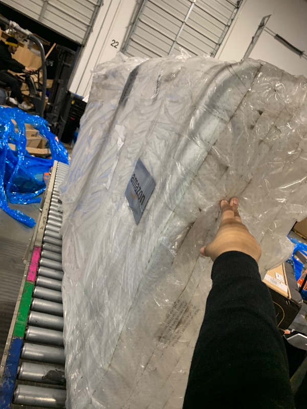 Photo 1 of ******minor damage dirty    ******* NZINUS 12 Inch Twin Green Tea Memory Foam Mattress [New Version], Fiberglass free, Medium Firm Feel, Zoned Pressure Relief, Certified Safe Foams & Fabric, Mattress in A Box