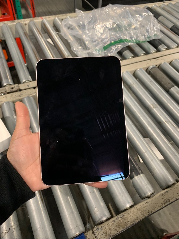 Photo 1 of ***it doesn't turn on*** Apple iPad Mini 5th Generation, Wi-Fi, 256GB - Silver (Renewed)