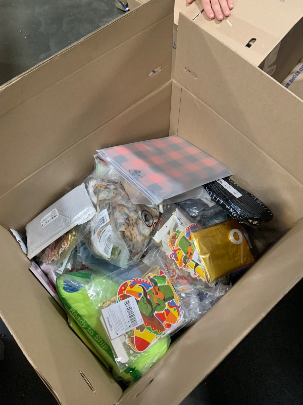 Photo 1 of   ***AS IF/ FINAL SALE/ NO RETURNS***

BUNDLE BOX OF MIXED ITEMS