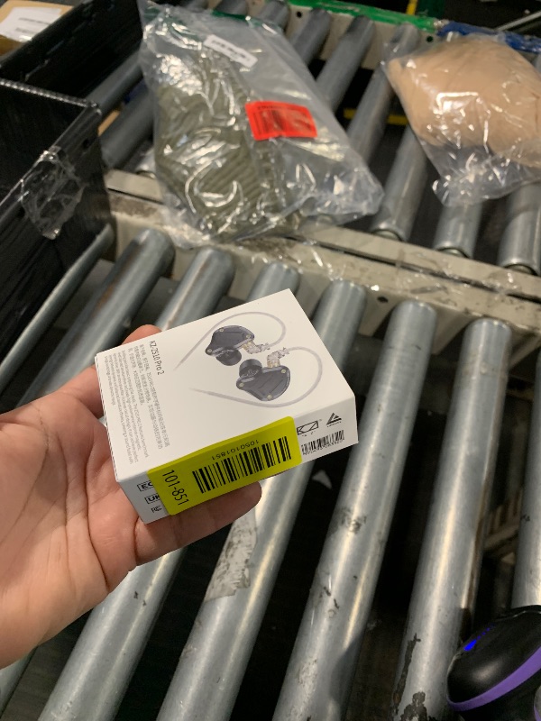 Photo 1 of *USED*
Linsoul KZ ZS10 PRO 2 In Ear Monitor IEM, 1DD+4BA Hybrid Wired Earbuds, with 4-Level Tuning Switch, 3-Way Crossover Gaming Earbuds, Silver-plated IEM Cable for Musician Audiophile (Black, Without Mic)