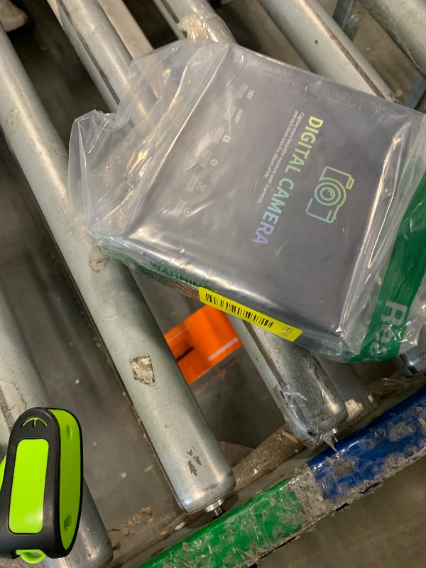 Photo 1 of ***Missing SD Card***
4K Digital Cameras for Photography, 64MP UHD Autofocus Compact Camera with 32GB SD Card, 2.8" Large Screen and 18X Digital Zoom, Portable Mini Video Camera, Suitable for Kids,Adult,Beginners..