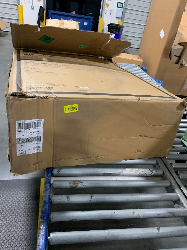 Photo 1 of "***SIMILAR PRODUCT***Drive Medical SSP118FA-SF Silver Sport 1 Folding Transport Wheelchair with Full Arms and Removable Swing-Away Footrest, Black 