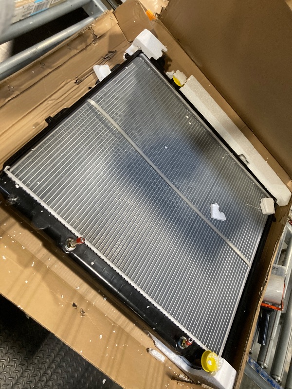 Photo 1 of ***SIMILAR*** YITAMOTOR Radiator Compatible with 2001 2002 2003-2007 Sequoia 2004 2005 2006 Tundra 4.7L V8 OE Style Radiator