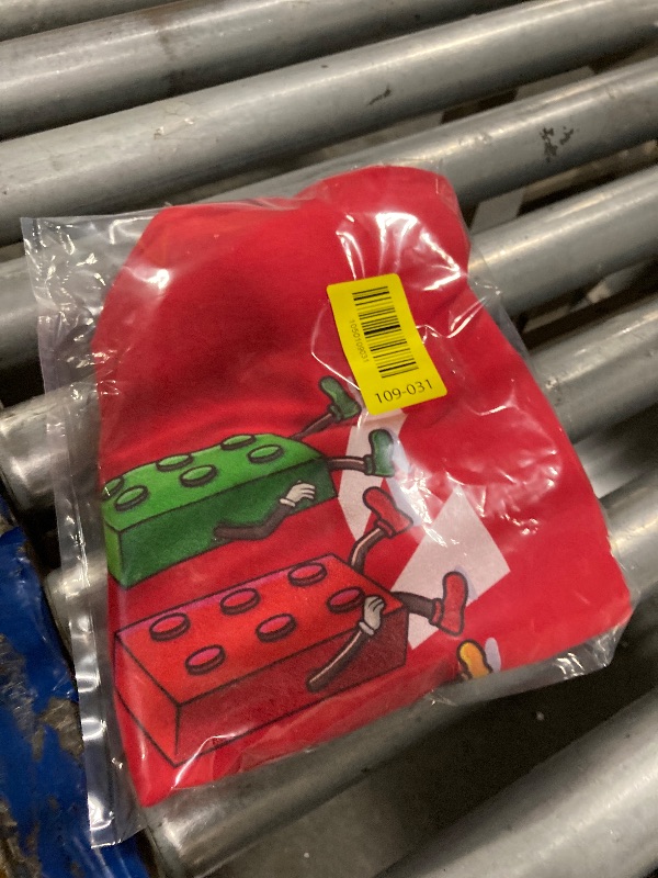 Photo 1 of ****RED**Master Builder Building Bricks Block Party Brick Boys Kids T-Shirt size M