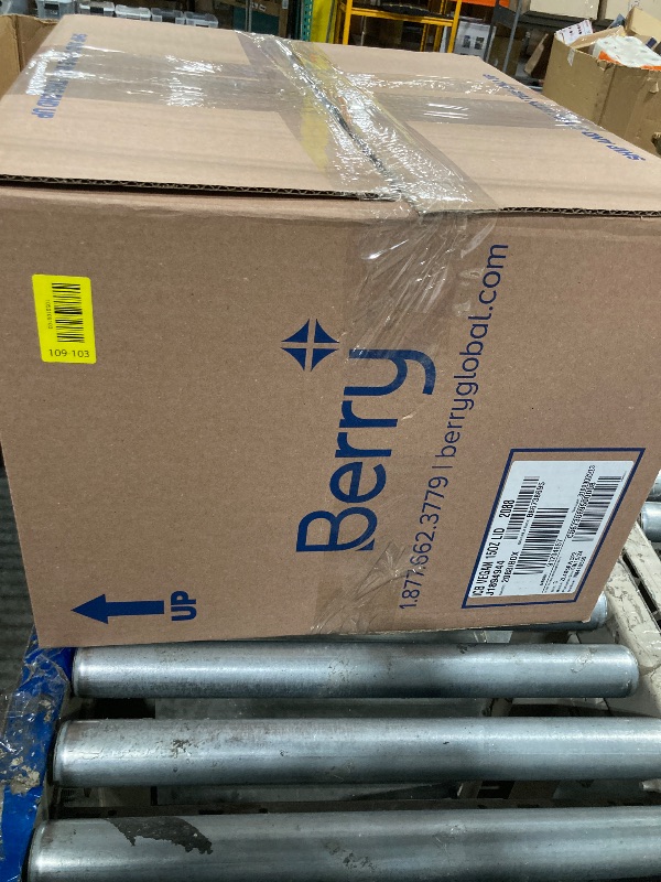 Photo 1 of ***AS IF/ FINAL SALE/ NO RETURNS***

BUNDLE BOX OF MIXED ITEMS 