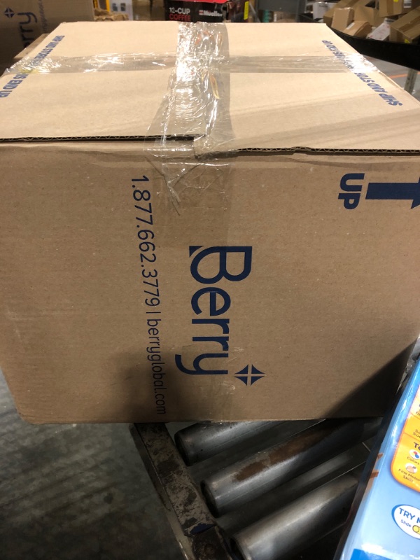 Photo 1 of ***AS IF/ FINAL SALE/ NO RETURNS***

BUNDLE BOX OF MIXED ITEMS 