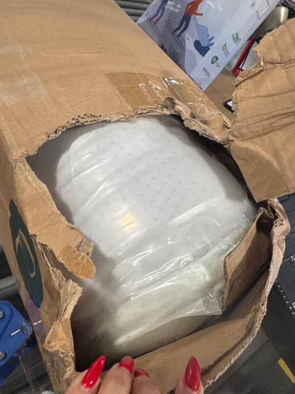 Photo 1 of *****FACTORY SEALED **** NO RETURN***** ZINUS 12 Inch Queen Green Tea Memory Foam Mattress [New Version], Fiberglass free, Medium Firm Feel, Zoned Pressure Relief, Certified Safe Foams & Fabric, Mattress in A Box