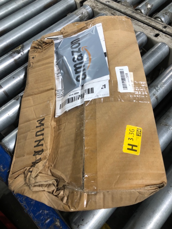 Photo 1 of **Only 1 Roll** MUNBYN Shrink Wrap, Stretch Wrap with Handles, Stretch Film Roll Industrial Strength, Plastic Wrap for Pallet Wrapping Shipping Moving, 15 Inch x 1000 Ft, 2 Pack, 60 Gauge