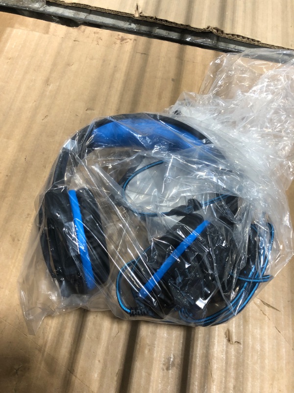 Photo 1 of BENGOO G9000 Stereo Gaming Headset for PS4 PC Xbox One PS5 Controller, Noise Cancelling Over Ear Headphones with Mic, LED Light, 7.1 Surround Sound, Soft Memory Earmuffs for Nintendo Xbox Series X|S