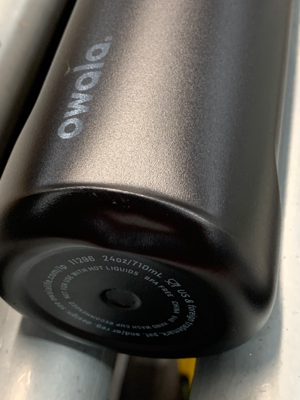 Photo 1 of (damaged lid)(see all images for damage) Owala FreeSip Insulated Stainless Steel Water Bottle with Straw, BPA-Free Sports Water Bottle, Great for Travel, 24 Oz, Very, Very Dark