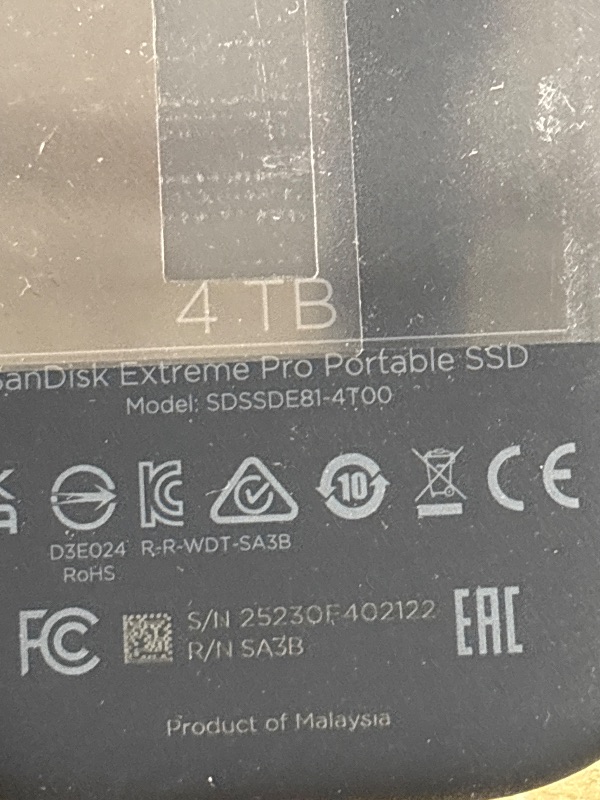 Photo 1 of ***(PARTS ONLY/ NON FUNCTIONAL)***SanDisk 4TB Extreme PRO Portable SSD - Up to 2000MB/s - USB-C, USB 3.2 Gen 2x2, IP65 Water and Dust Resistance, Updated Firmware - External Solid State Drive - SDSSDE81-4T00-G25