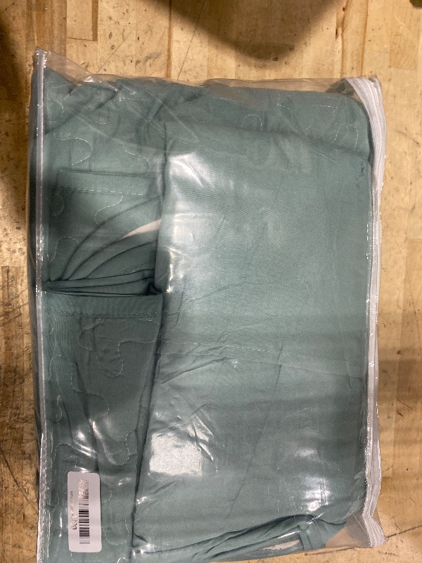 Photo 1 of **BLANKET ONLY** WONGS BEDDING Floral Quilt Set Queen,Green Yellow Floral Botanical Bedspread Bedding Set with 2 Pillowcase,Lightweight Spring Farmhouse Coverlet Set for All Season
Color: Aqua
Size: Queen (96“×90”?