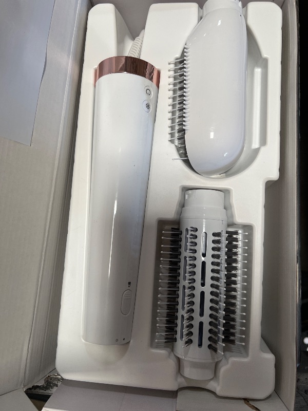 Photo 1 of "T3 AireBrush Duo Interchangeable Hot Air Blow Dry Brush with Two Attachments ? Includes 15 Heat and Speed Combinations, T3 IonFlow Technology, Volume Booster Switch, Lock-in Cool Shot"