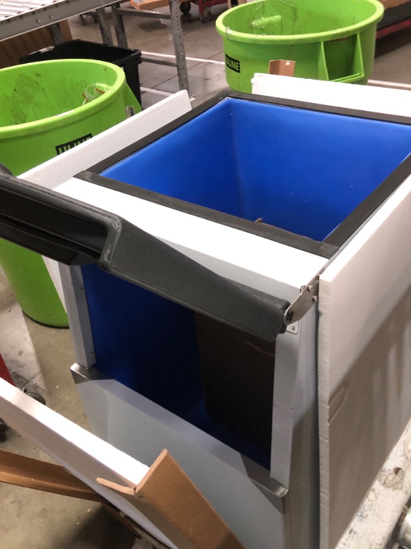 Photo 1 of ***see notes***VEVOR Commercial Ice Maker, 450LBS/24H Ice Making Machine with 330.7LBS Large Storage Bin, 1000W Auto Self-Cleaning Ice Maker Machine with 3.5-inch LED Panel for Bar Cafe Restaurant Business