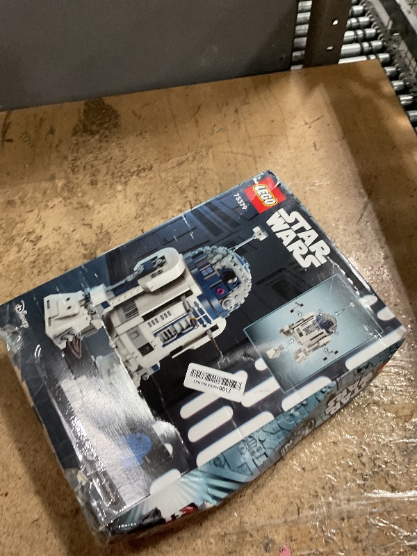 Photo 1 of **********FOR SPARE BRICKS ONLY-Missing a few pieces and both minifigures*************
LEGO Star Wars R2-D2 Building Toy Set - Play or Display Star Wars Toy for Boys & Girls, Ages 10+ - Gift Ideas for Kids & Fans - Includes 25th Anniversary Darth Malak Mi
