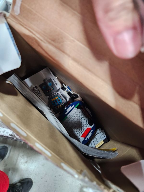 Photo 1 of **********FOR SPARE BRICKS ONLY-Missing a few pieces and both minifigures*************
LEGO Star Wars R2-D2 Building Toy Set - Play or Display Star Wars Toy for Boys & Girls, Ages 10+ - Gift Ideas for Kids & Fans - Includes 25th Anniversary Darth Malak Mi