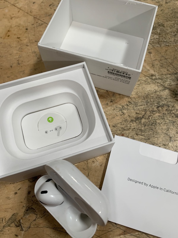 Photo 1 of ******************incomplete******************Apple AirPods Pro 3 Wireless Earbuds, Active Noise Cancellation, Live Translation, Heart Rate Sensing, Hearing Aid Feature, Bluetooth Headphones, Spatial Audio, High-Fidelity Sound, USB-C Charging