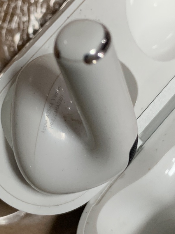 Photo 1 of ******************incomplete******************Apple AirPods Pro 3 Wireless Earbuds, Active Noise Cancellation, Live Translation, Heart Rate Sensing, Hearing Aid Feature, Bluetooth Headphones, Spatial Audio, High-Fidelity Sound, USB-C Charging