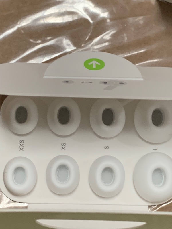 Photo 1 of ******************incomplete******************Apple AirPods Pro 3 Wireless Earbuds, Active Noise Cancellation, Live Translation, Heart Rate Sensing, Hearing Aid Feature, Bluetooth Headphones, Spatial Audio, High-Fidelity Sound, USB-C Charging