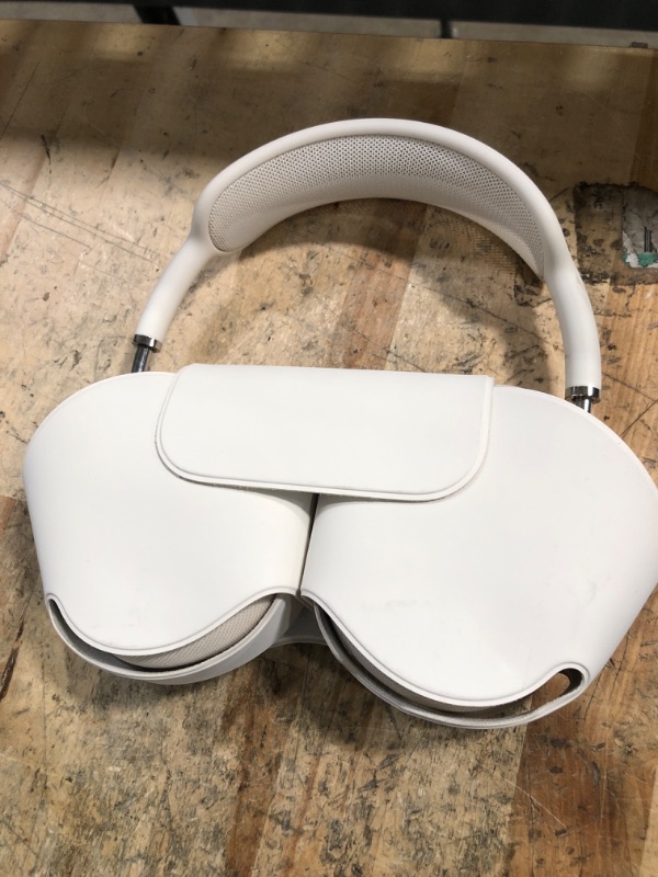 Photo 1 of Apple AirPods Max Wireless Over-Ear Headphones, Pro-Level Active Noise Cancellation, Transparency Mode, Personalized Spatial Audio, USB-C Charging, Bluetooth Headphones for iPhone - Starlight