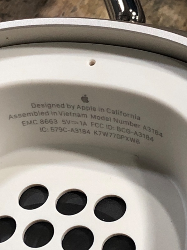 Photo 1 of Apple AirPods Max Wireless Over-Ear Headphones, Pro-Level Active Noise Cancellation, Transparency Mode, Personalized Spatial Audio, USB-C Charging, Bluetooth Headphones for iPhone - Starlight