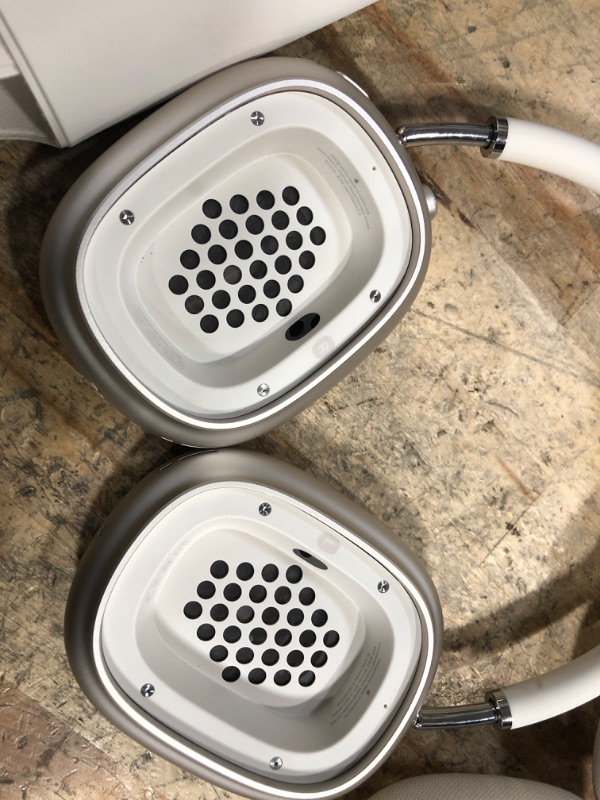 Photo 1 of Apple AirPods Max Wireless Over-Ear Headphones, Pro-Level Active Noise Cancellation, Transparency Mode, Personalized Spatial Audio, USB-C Charging, Bluetooth Headphones for iPhone - Starlight