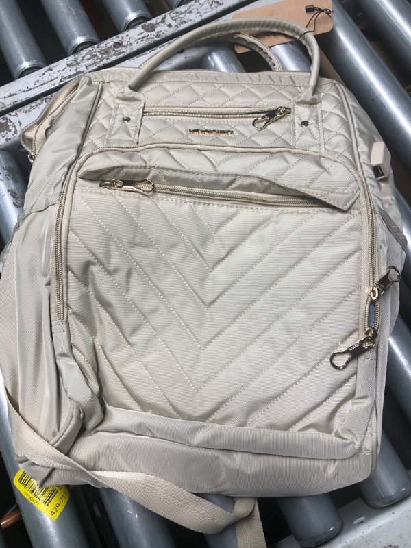 Photo 1 of (see images) KROSER Laptop Backpack 17" Stylish Backpack Water Repellent College Casual Daypack with USB Port Travel Business Work Bag for Men/Women Light khaki