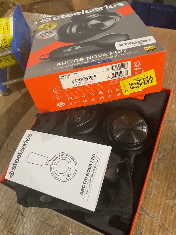 Photo 1 of (see all images) SteelSeries Arctis Nova ProMulti-System Gaming Headset - Premium Hi-Fi Drivers - Hi-Res Audio - 360° Spatial Audio - GameDAC Gen 2 - ESS Sabre Quad-DAC - Stealth Retractable Mic - PC, PS5, PS4, Switch