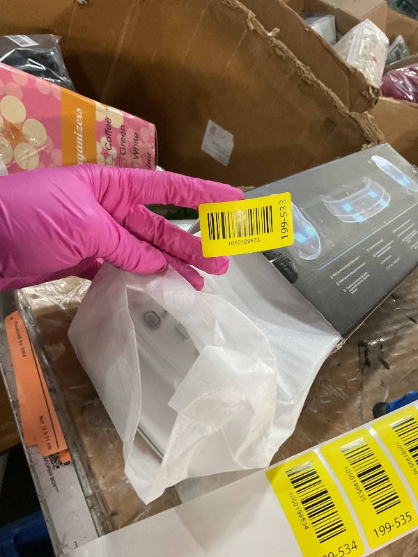 Photo 1 of ***(used/ item turns on)***ZVTE Charging Dock for Oculus/Meta Quest 3 - Magnetic Docking Station with LED Light - Charging Stationo Display with 2 * 1800Mah Rechargeable Batteries - VR Charging Stand Support Elite Strap