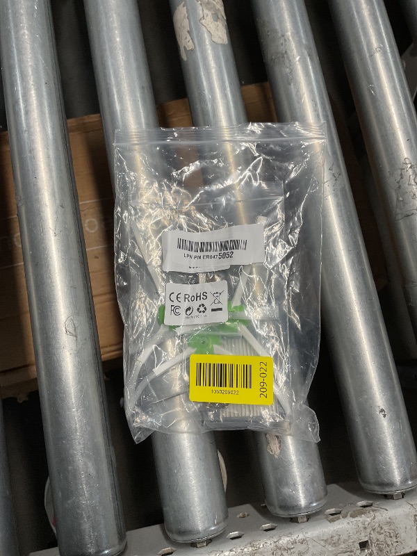 Photo 1 of * unsure  if it comes with all the pieces *Replacement Parts for iRobot Roomba i8 i8+ i7 i7+ i6 i6+ i4 i3 i3+ Plus J7 E5 E6 E7 i&E&J Series Vacuum Cleaner, 1 Set of Multi-Surface Rubber Brushes + 3 HEPA Filters + 3 Edge-Sweeping Brushes