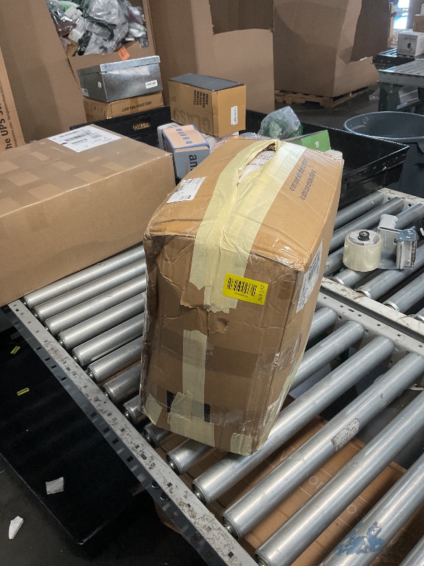 Photo 1 of * stock photo for references *
Serta Down Illusion Soft Hypoallergenic Soft/Medium Bed Pillows for Side, Stomach or Back Sleepers (2 Pack), King, White