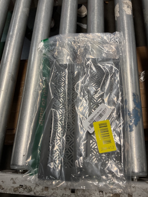 Photo 1 of * does not come with the screws *
PATIKIL 10 x 3 Inch Door Air Vent Cover, 2 Pcs Heavy Duty Aluminum Grille Ventilation Cover Louvered with Mounting Screws for Cabinet Wardrobe Door, Black