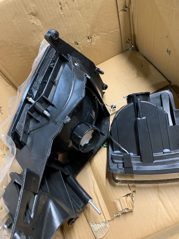 Photo 1 of (used)(damaged)(see all images) SOCKIR Headlight Assembly without Bulbs [Halogen Type] for 2011 2012 2013 2014 Ford Edge Projector Headlamp Replacement (Right Passenger Side)