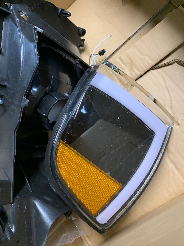 Photo 1 of (used)(damaged)(see all images) SOCKIR Headlight Assembly without Bulbs [Halogen Type] for 2011 2012 2013 2014 Ford Edge Projector Headlamp Replacement (Right Passenger Side)