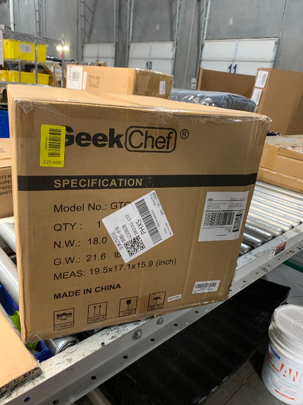 Photo 1 of (used)(dented)(see images) Geek Chef Air Fryer Toaster Oven 26 QT, Large AirFryer Convection Countertop Oven Combo with Easy Bake, Roast, Broil, Warm