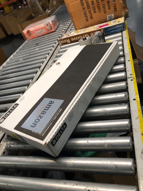 Photo 1 of ***(PARTS ONLY/ MINOR DAMAGE/ NON FUNCTIONAL)***Delta Lenta Brushed Gold Kitchen Faucet with Pull Down Sprayer, Modern Brushed Gold Single Hole Kitchen Sink Faucet, Single Handle, Champagne Bronze 19802Z-CZ-DST