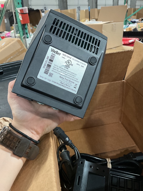 Photo 1 of *****************No back light*************
Weller 70 Watt Digital Soldering Station | WE1010NA