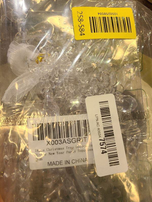 Photo 1 of 18pcs Christmas Tree Decoration Crystal Ornaments - Hanging Acrylic Christmas Snowflake Icicle Drop Crystal Ornaments for Xmas Tree Winter New Year Party Supplies