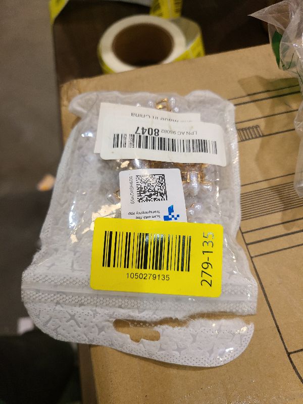 Photo 1 of 10 Pcs Small Mini Pearl Claw Clips with Flower Design, Sweet Artificial Bangs Clips Decorative Hair Accessories for Women Girls