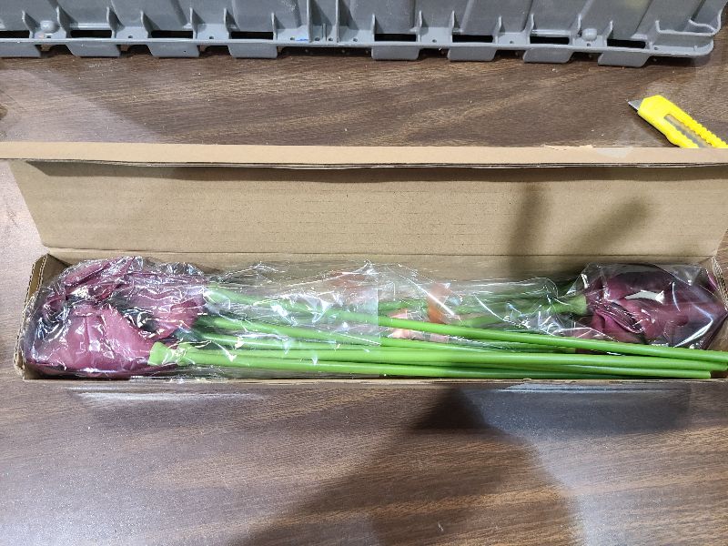 Photo 1 of 12pcs Artificial Calla Lily Flowers,13" Single Heads PU Flower Small Flower Bouquet Accessorie,Calla Lily Bridal Wedding Bouquet for Greenery Plants Indoor Outside Garland Home Office Decor (Purple)