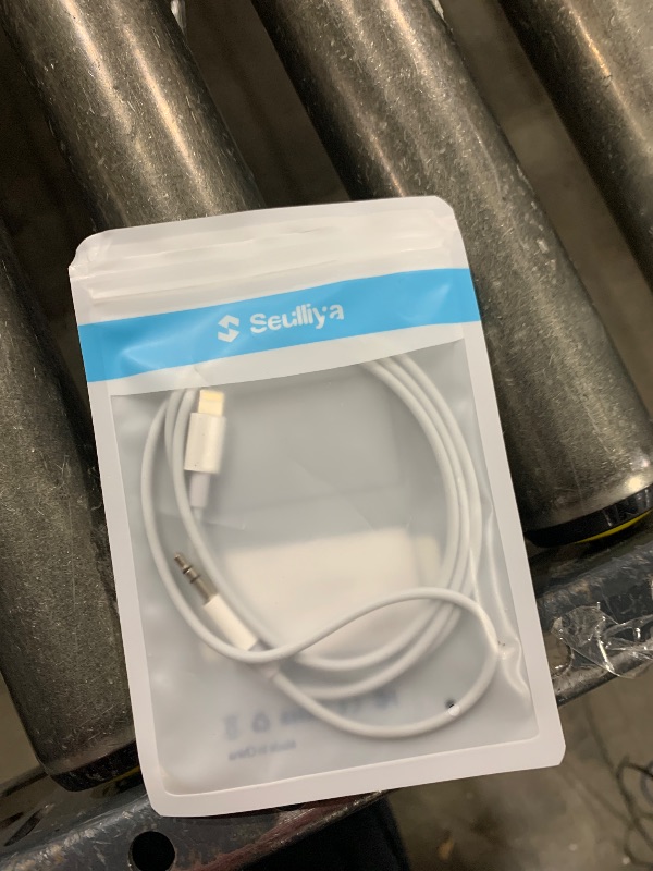 Photo 1 of (Apple MFi Certified) iPhone AUX Cord,Lightning to 1/8 Inch Audio Cable,3.3ft, Headphone Jack Adapter Male Aux Stereo Audio Cable Compatible for iPhone 14/13/12/11/XR/X/8/7 (White)