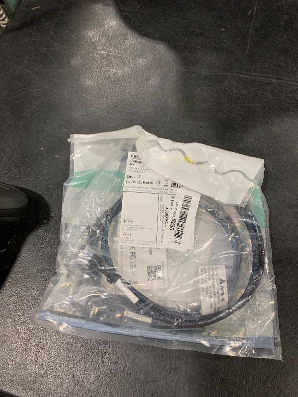 Photo 1 of 10Gtek SFF-8643 to SFF-8087 Mini SAS HD Cable, SAS 3.0 to 2.0, Compatible with RAID Controllers, Servers, Backplanes and Hosts, 100-Ohm, 0.8-m(2.6ft), 2 Pack